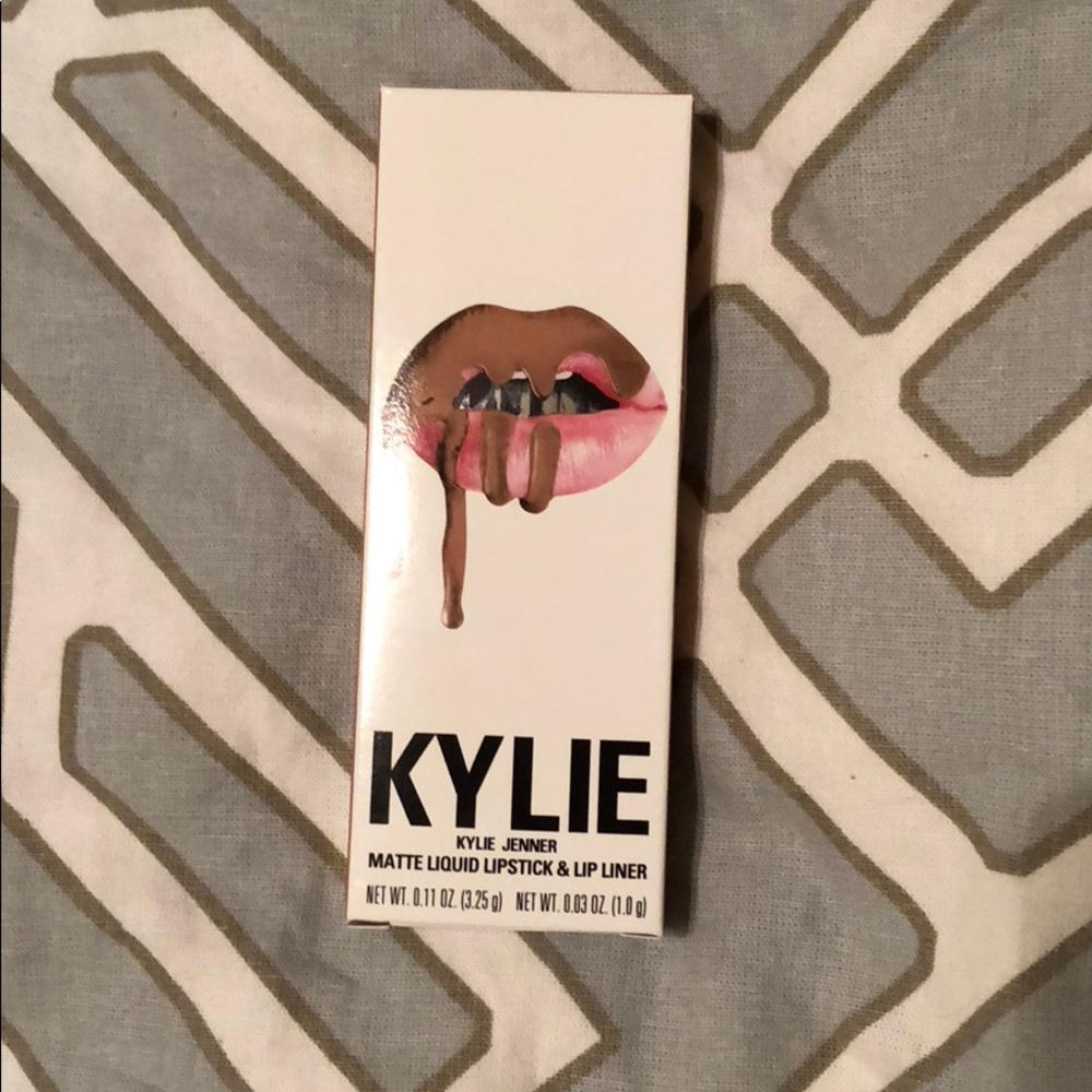Kylie lip kit in “candy k”